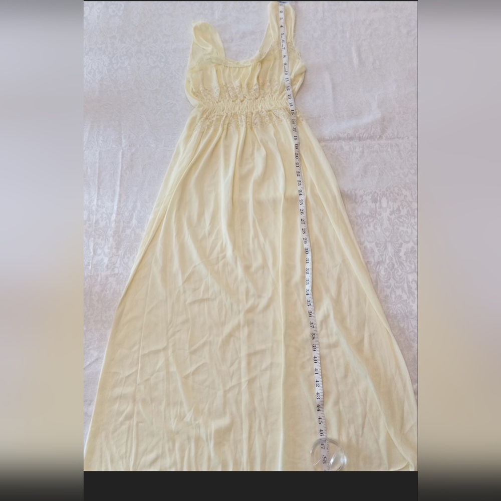 Vintage light yellow long night gown *rare* small